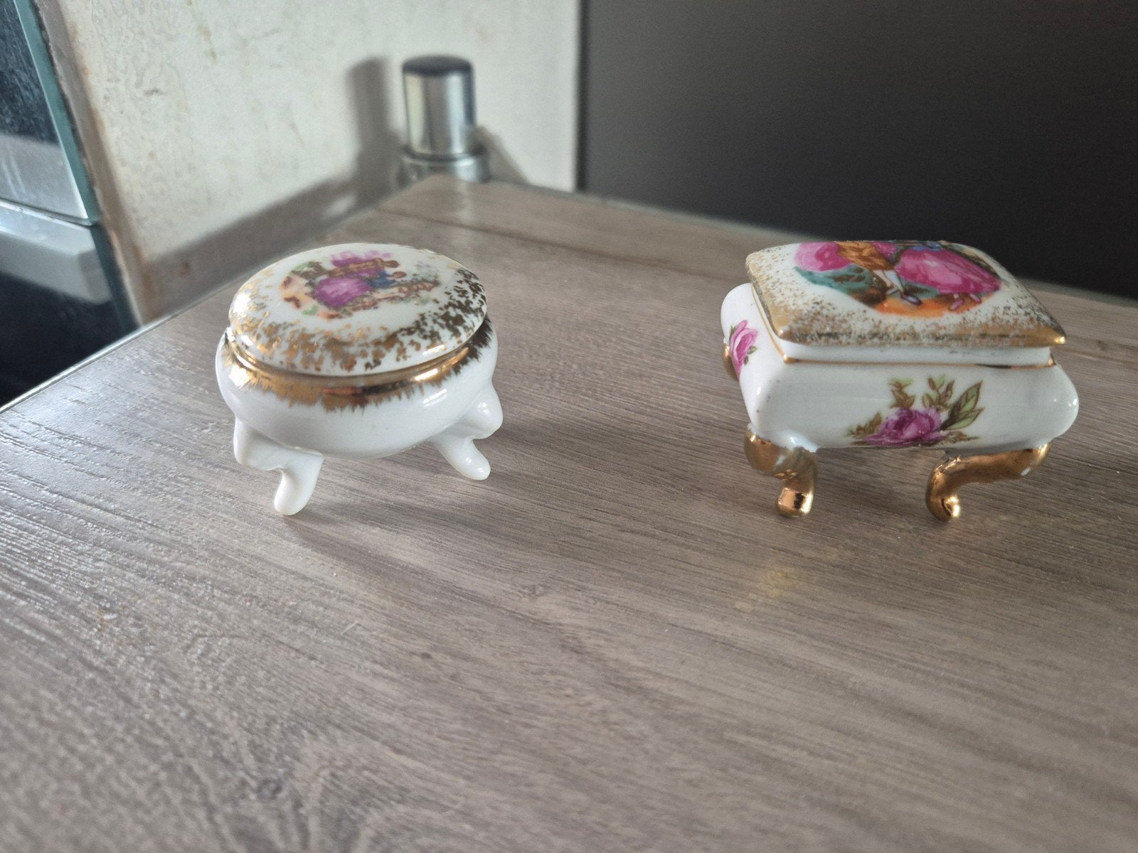 2 porseleinen doosjes, Ophalen of Verzenden