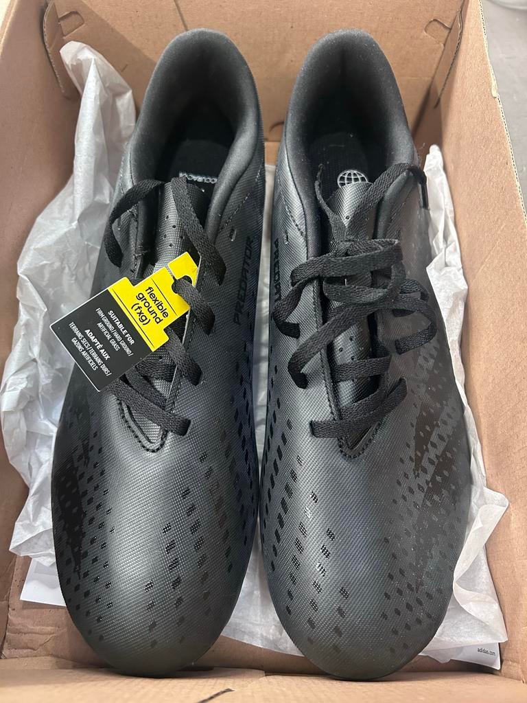 Adidas Predator voetbalschoenen FXG - Maat 44 2/3, Maat XS of kleiner, Ophalen of Verzenden, Nieuw, Schoenen