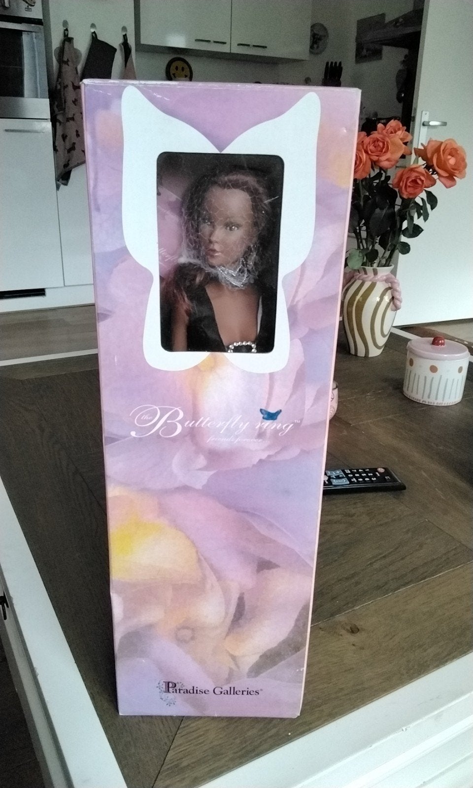 Paradise Galleries Butterfly Ring Fashion Doll, Verzamelen, Ophalen of Verzenden, Nieuw, Fashion Doll