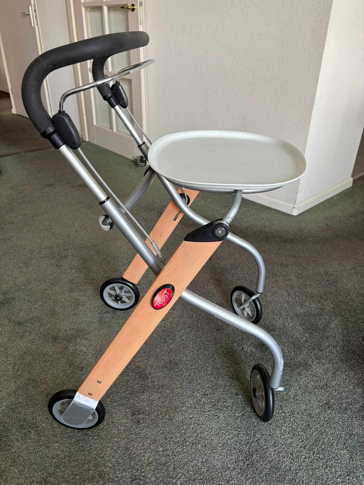 Binnen rollator met dienblad, Ophalen, Gebruikt