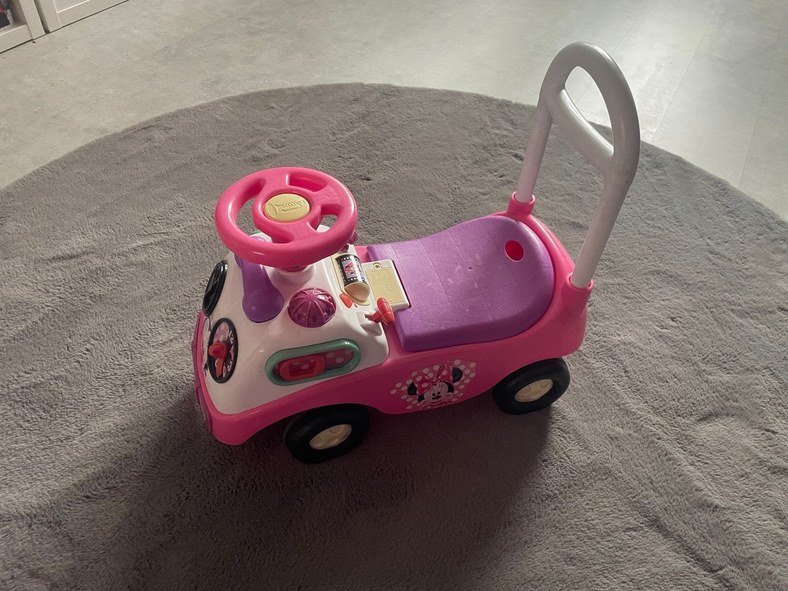 Minnie Mouse loopwagen - Roze loopauto voor peuters, Ophalen of Verzenden, Gebruikt, Loopvoertuig