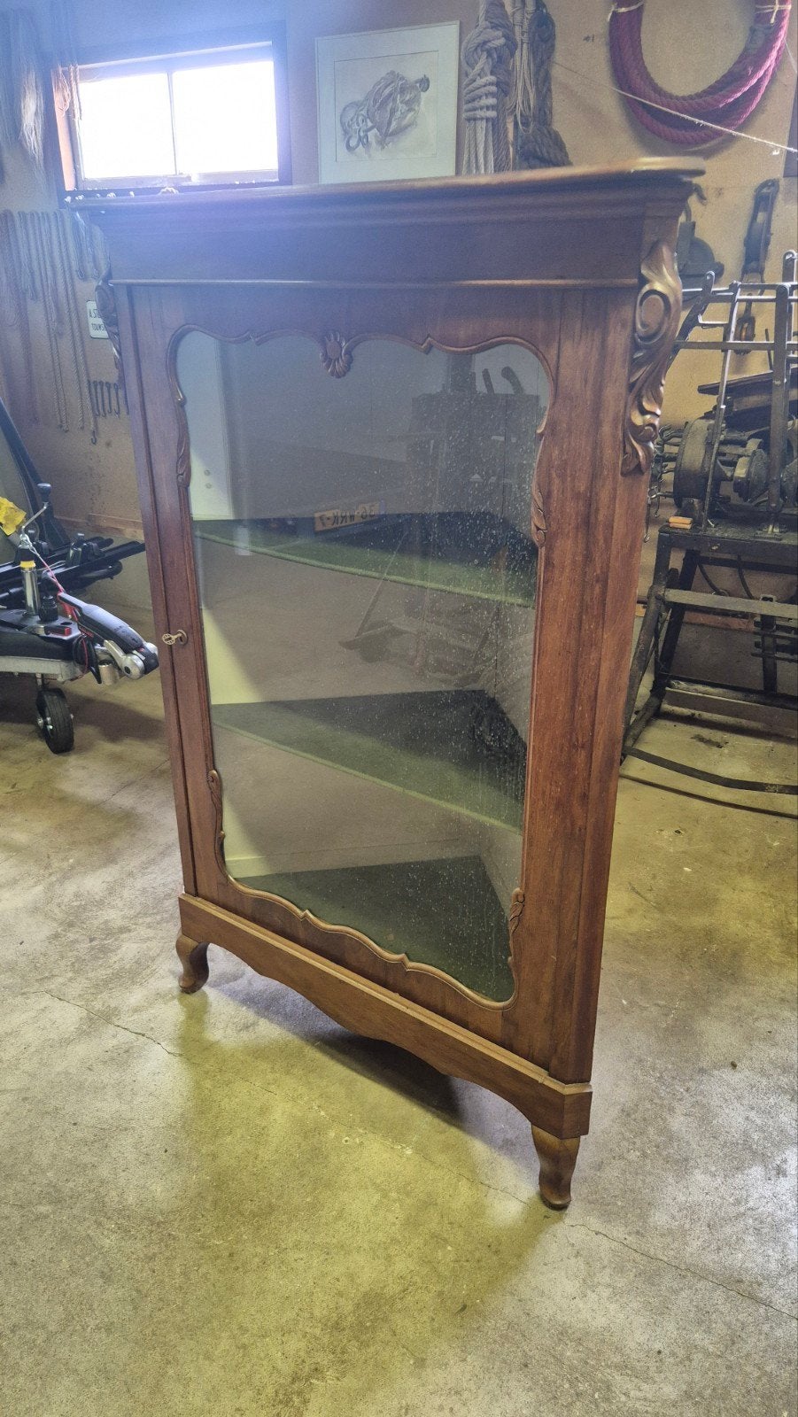 Mooie vintage glazendeur hoekkast., Huis en Inrichting, Kasten | Vitrinekasten, Ophalen, Gebruikt, 50 tot 100 cm, Glas