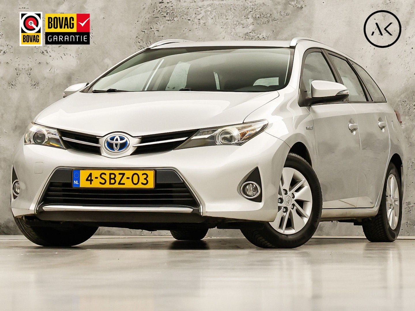 Toyota Auris Touring Sports 1.8 Hybrid Sport Automaat (NAVIG, Gebruikt, Zwart, Verwarmde buitenspiegels, Origineel Nederlands