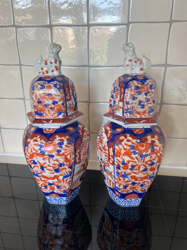 Japanse imari vazen met deksel hond porselein, Antiek en Kunst, Ophalen of Verzenden