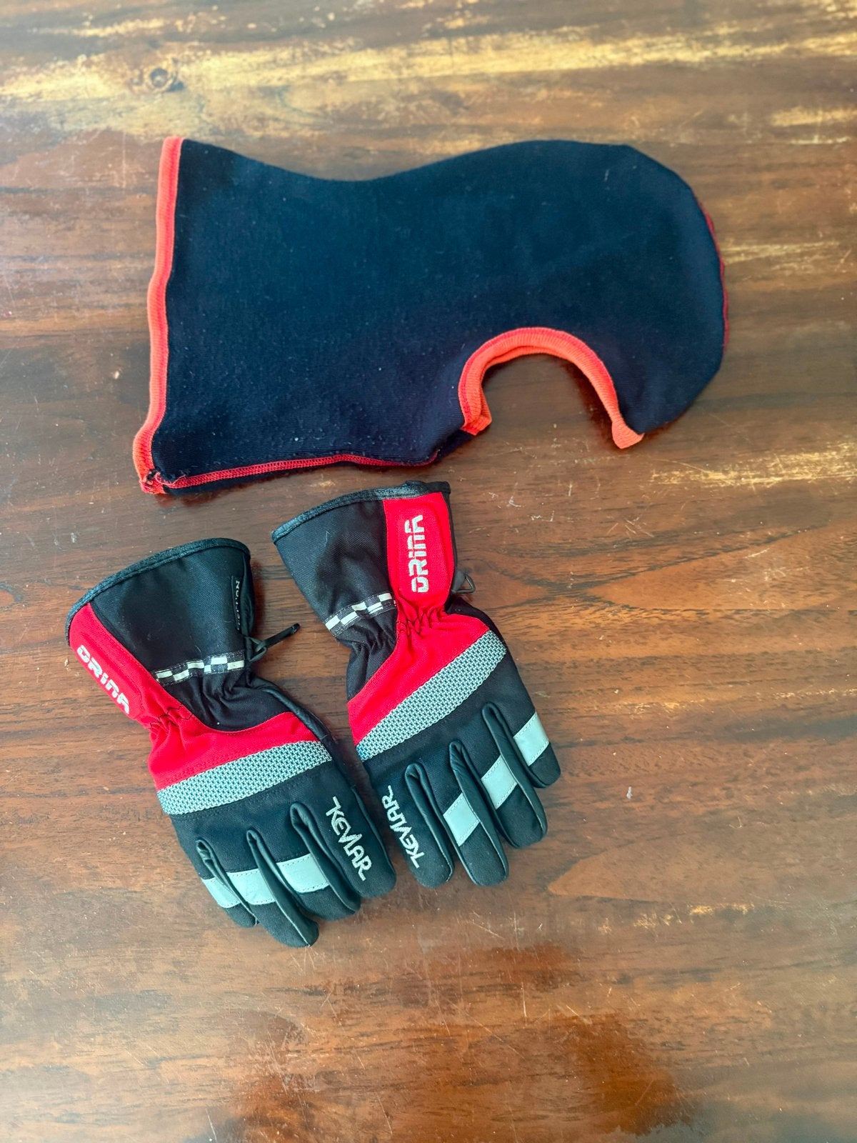 Helm muts en Motorhandschoenen Kid 3 - Zo goed als nieuw, Ophalen of Verzenden, Tweedehands, Kinderen, Handschoenen