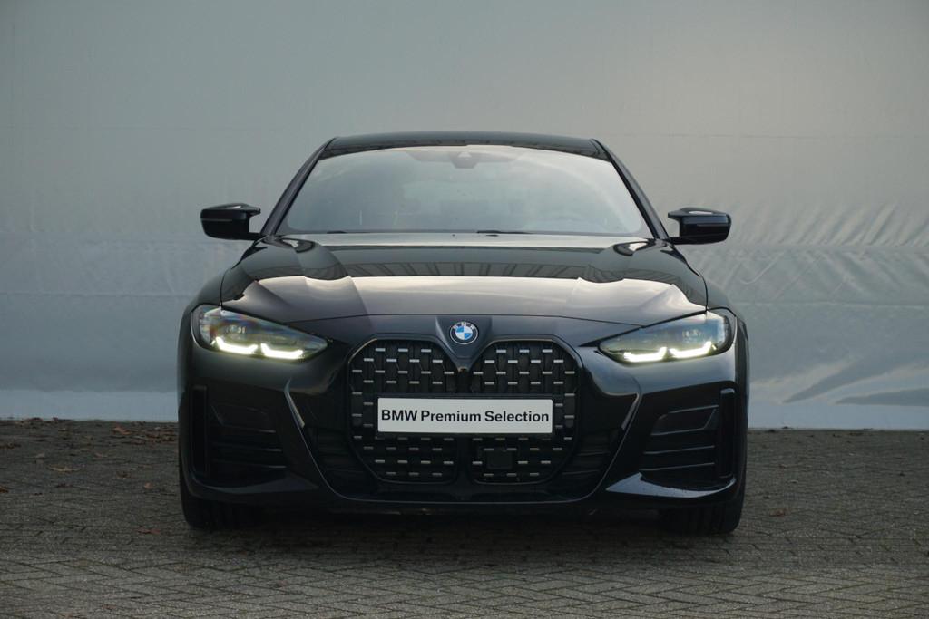 BMW 4 Serie Gran Coupé M440i xDrive M Sportpakket Pro 19'', Auto's, BMW, Met garantie (alle), Zwart, 374 pk, Bedrijf