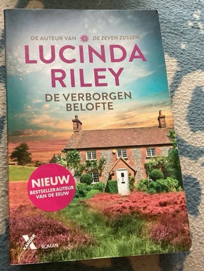 Lucinda Riley - De Verborgen Belofte, Ophalen of Verzenden, Zo goed als nieuw, Nederland