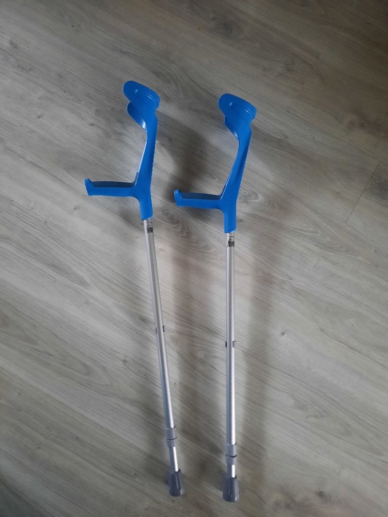 elleboogkrukken, Ophalen, Zo goed als nieuw