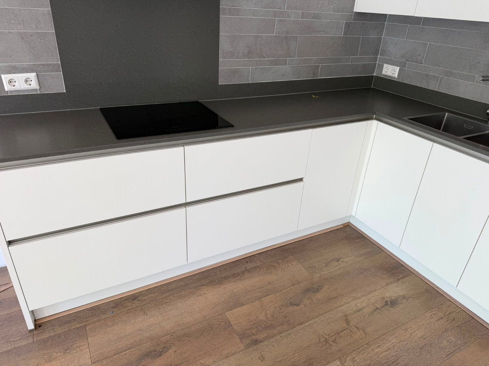 Prachtige greeploos Schuller keuken. ZGAN!!, Ophalen, Zo goed als nieuw, Graniet of Steen, Greeploos