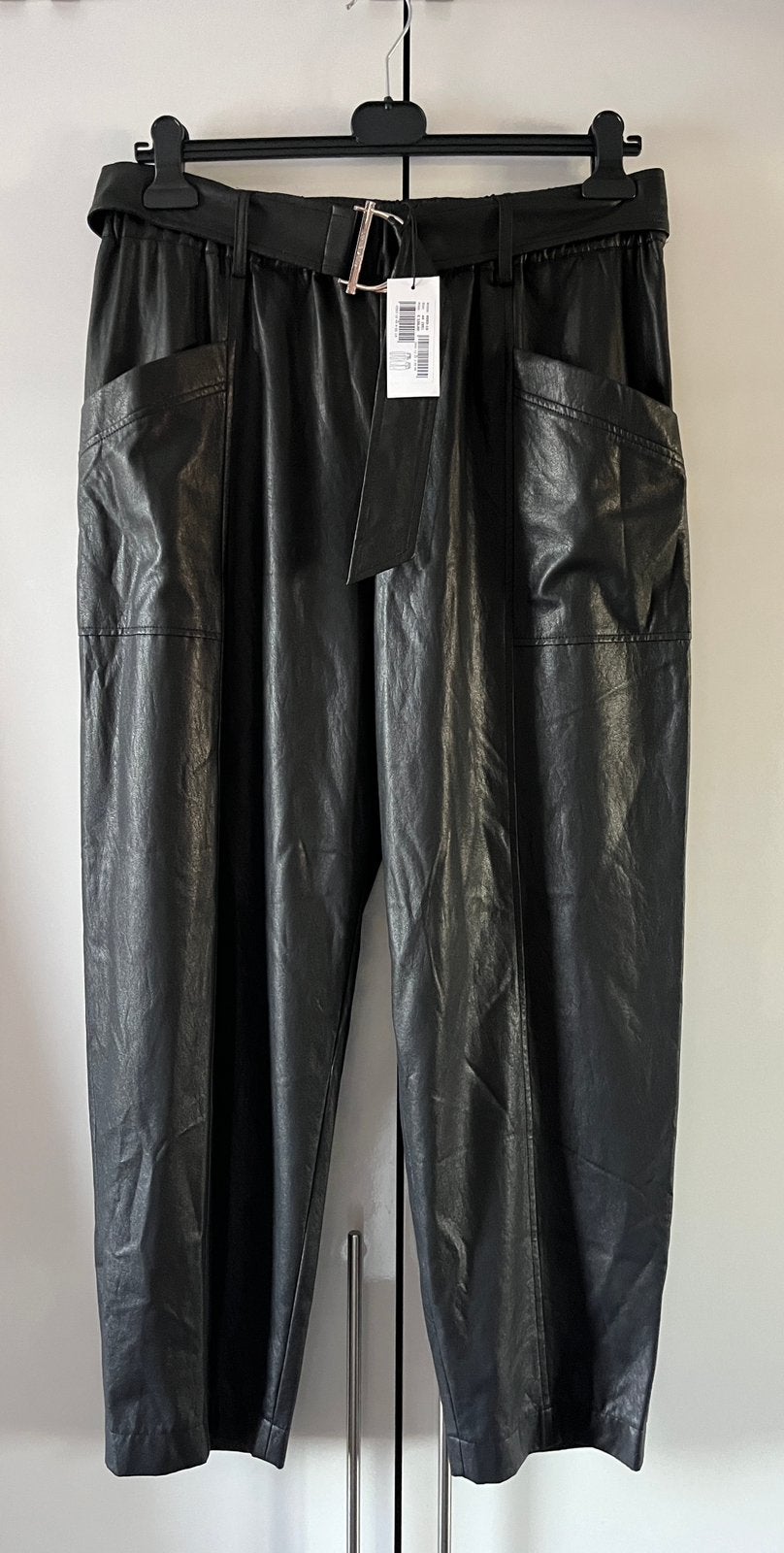 🌻Nieuwe zwarte baggy lederlook broek van Caroline Biss 44, Verzenden, Zwart, Maat 42/44 (L), Nieuw