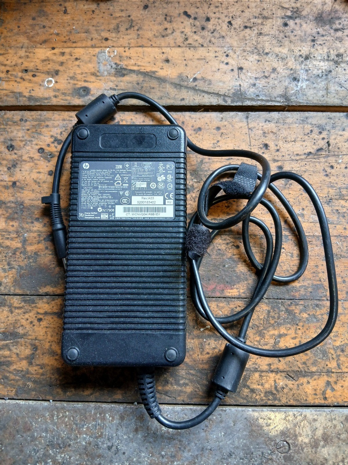 HP 230W Laptop Oplader - Origineel en Krachtig, Computers en Software, Laptop-opladers, Gebruikt, Ophalen of Verzenden, Info@hp.com