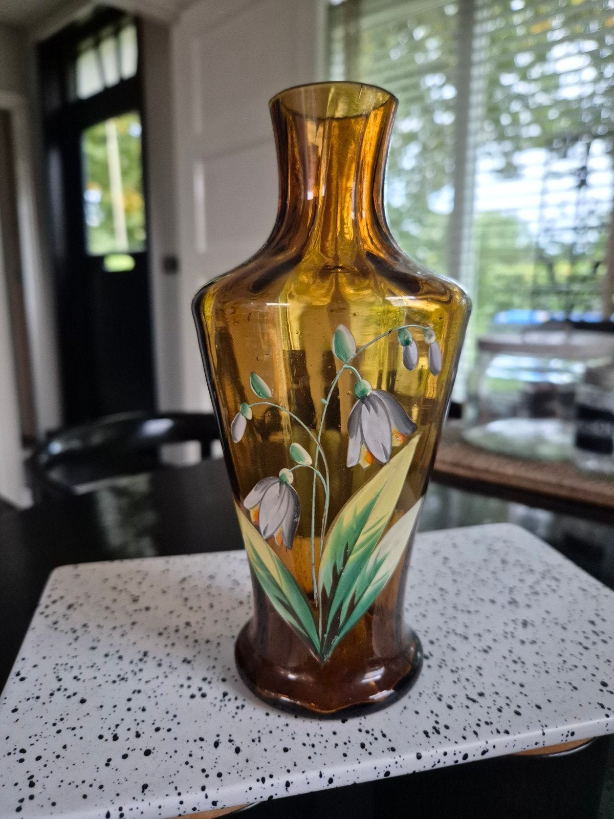 Mondgeblazen Amber Vaas met Geëmailleerde Bloemen, Ophalen of Verzenden