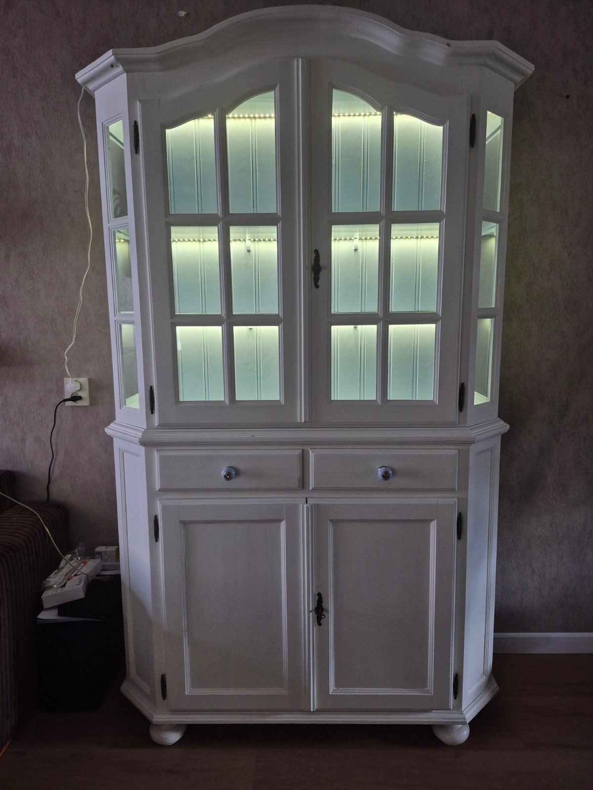 Witte buffetkast met verlichting, Huis en Inrichting, Ophalen, Gebruikt, 100 tot 150 cm, 200 cm of meer
