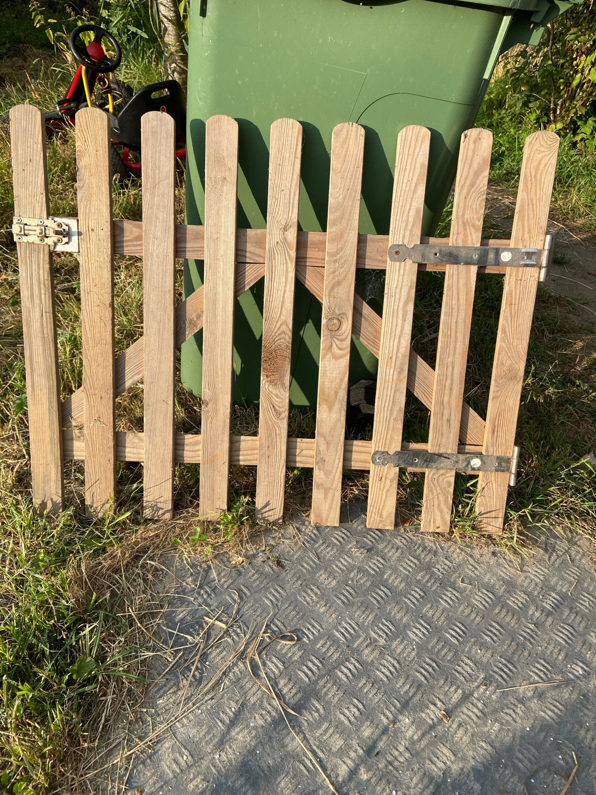 Houten tuinpoortje met beslag, Ophalen, Met poort, Gebruikt, Tuinhek
