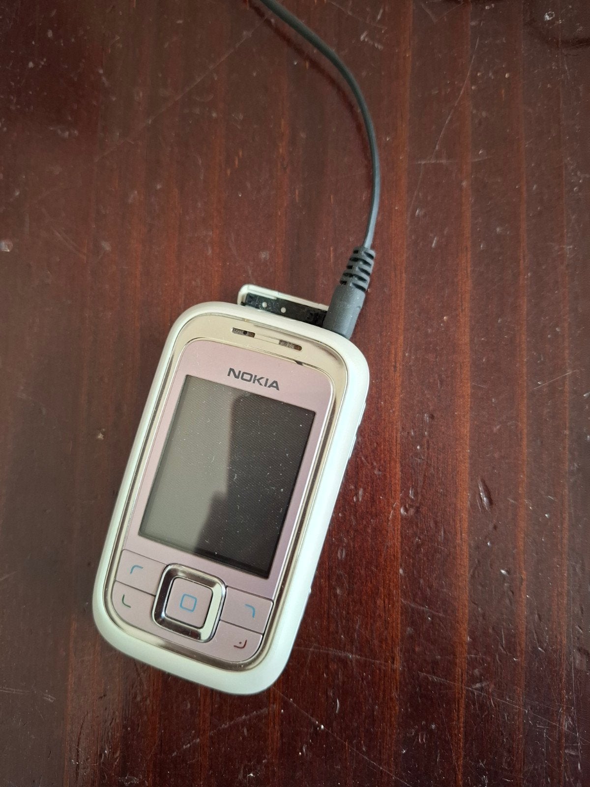 Nokia 6111 met originele oplader - Voor verzamelaars, Telecommunicatie, Mobiele telefoons | Nokia, Gebruikt, Schuifmodel, Fysiek toetsenbord