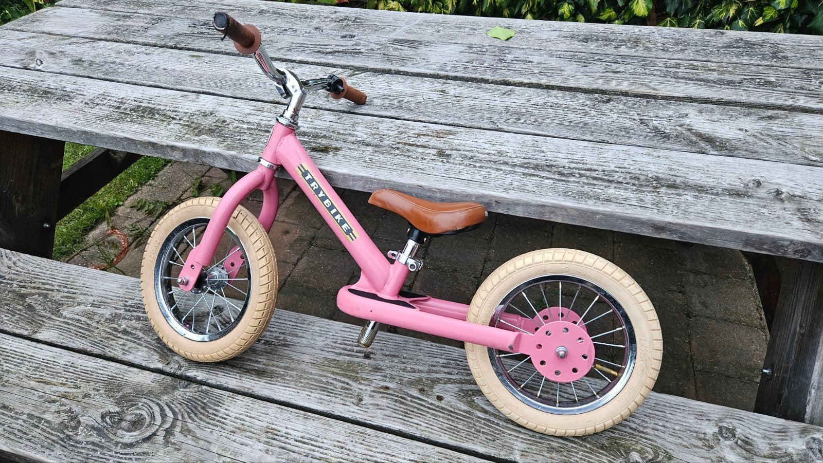Roze Trybike loopfiets - in goede staat, Fietsen en Brommers, Ophalen, Zo goed als nieuw, Minder dan 16 inch, Trybike