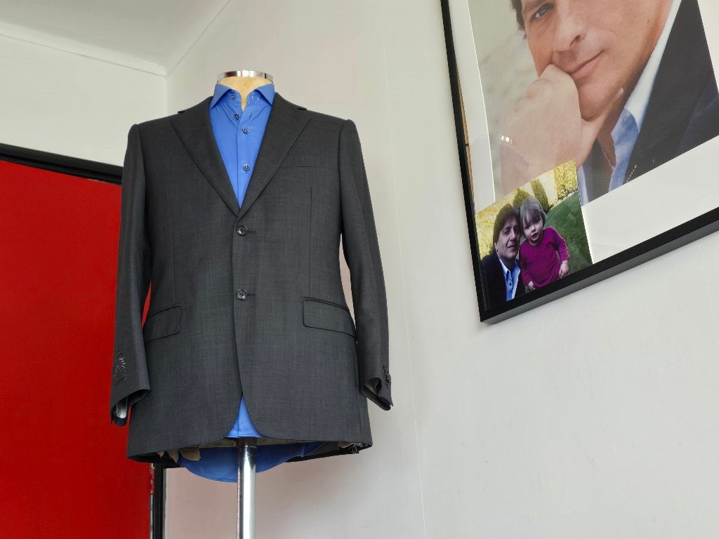 KNVB (Suitsupply) Kostuum met grijze kleur maat 46, Ophalen, Nieuw, Grijs, Maat 46 (S) of kleiner