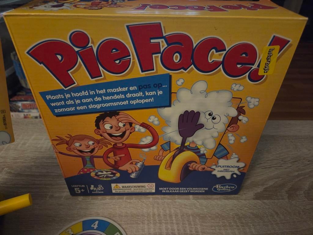 Pie Face! Hasbro Gezinsspel - Slagroom Uitdaging, Vijf spelers of meer, Ophalen of Verzenden, Gebruikt, Hasbro