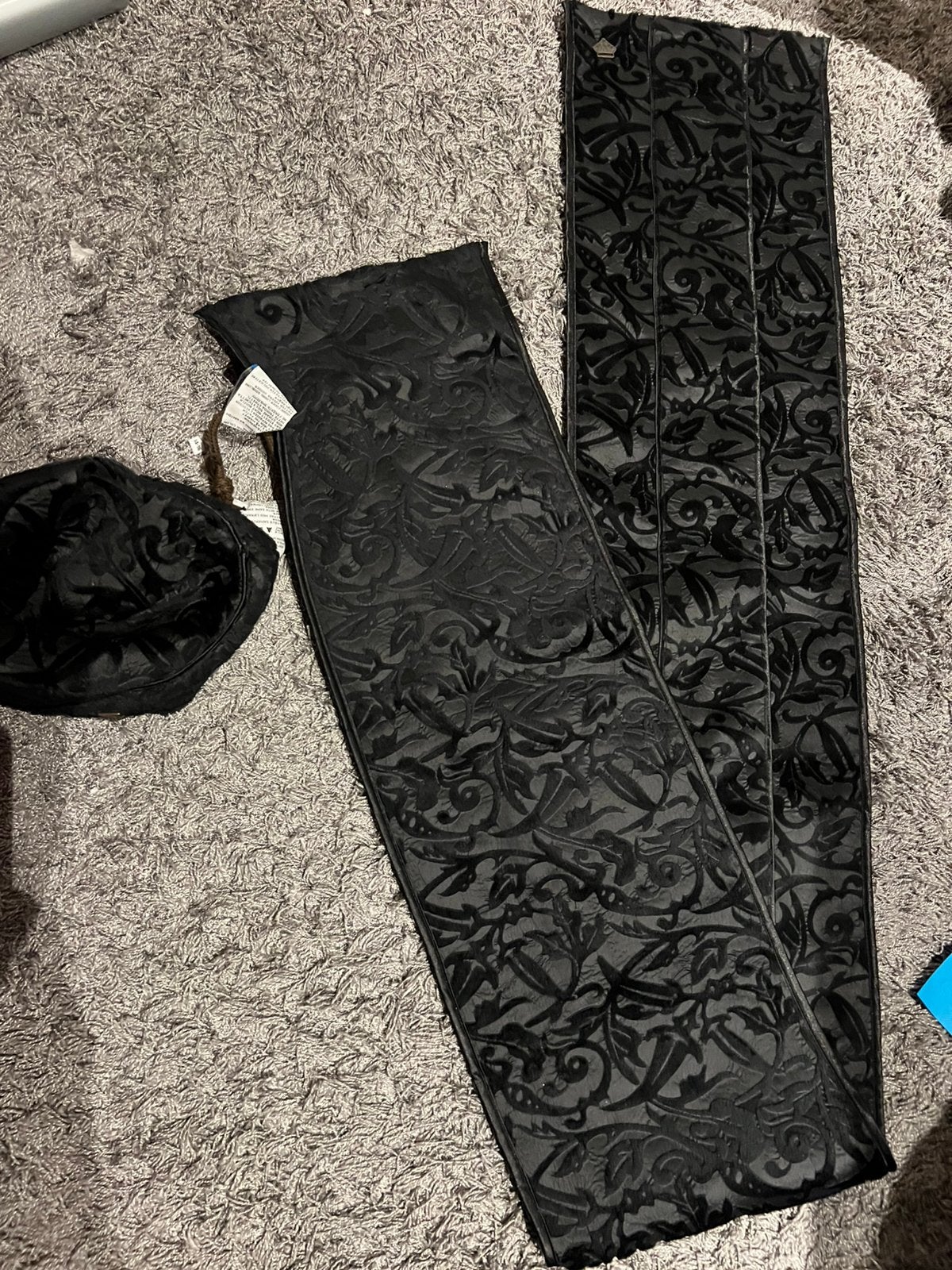 LUHTA muts & sjaal fluweel L nieuw met kaartjes, Kleding | Dames, Overige typen, G, R, Maat 42/44 (L)