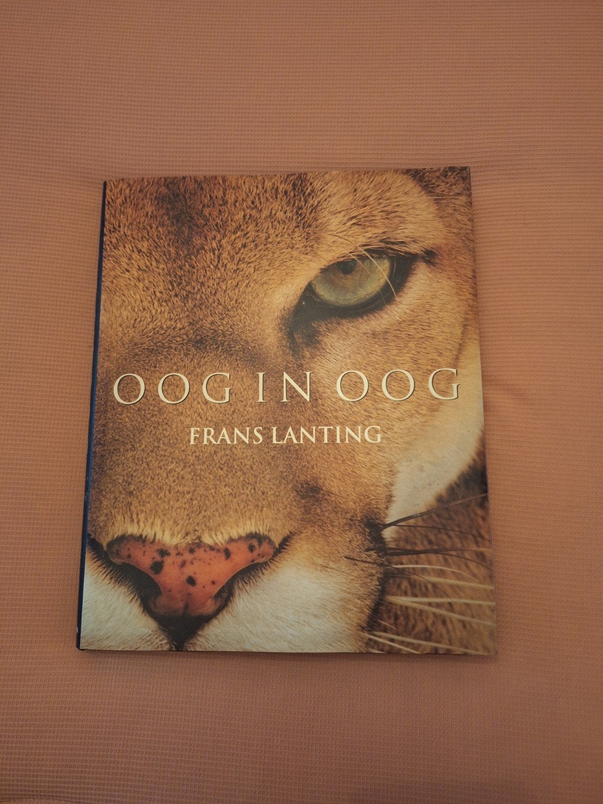 Prachtig boek met foto's: Oog in Oog - Frans Lanting, Boeken, Ophalen of Verzenden, Natuur algemeen