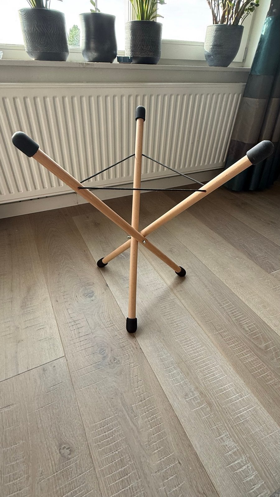 Handpan houten driepoot / tripod standaard, Ophalen of Verzenden, Zo goed als nieuw, Instrumentstandaard, Overige instrumenten