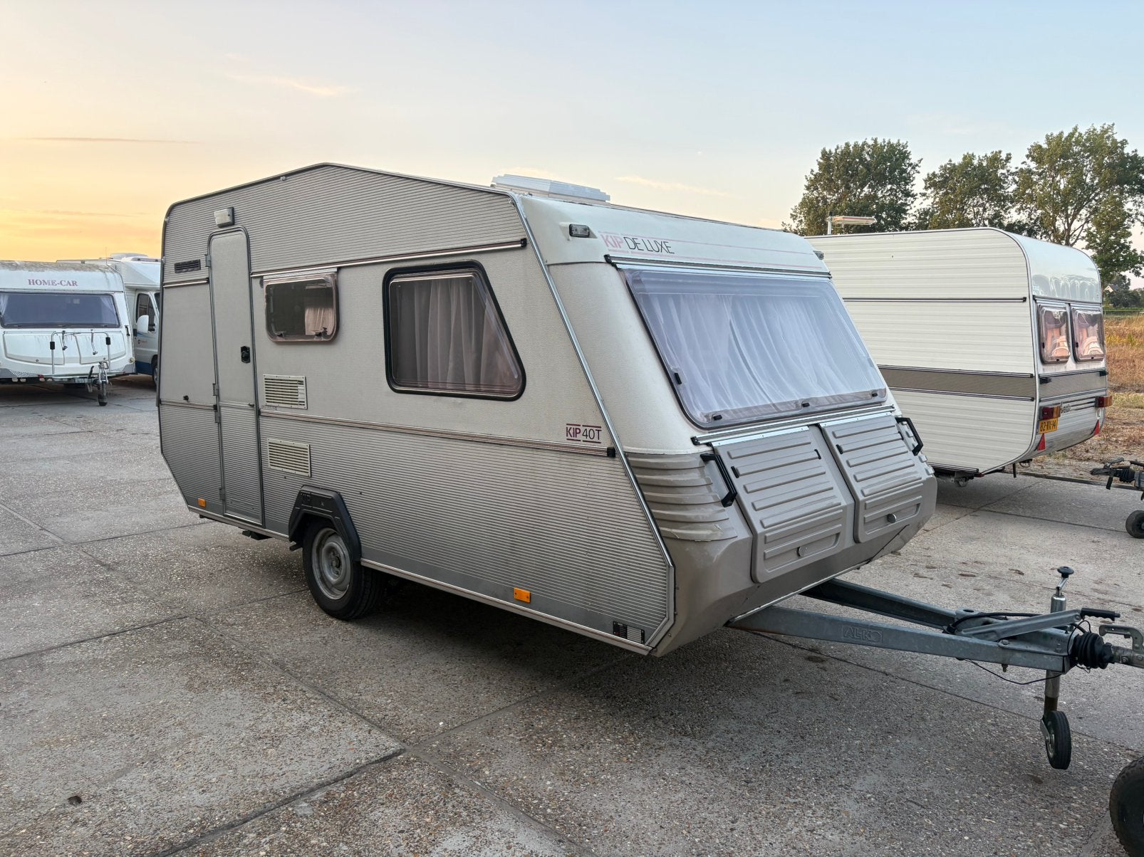 Kip caravan 1990, Rondzit, Kip, Tot en met 2, Bedrijf