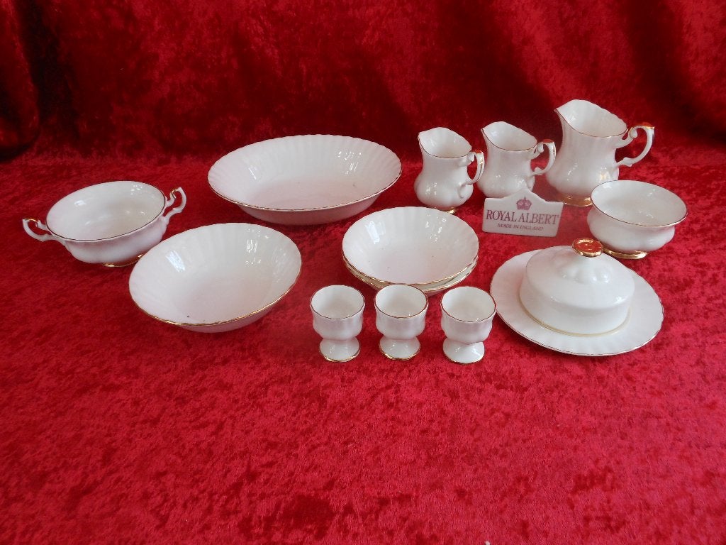 OPRUIMING restanten Royal Albert Val d' Or, Antiek en Kunst, Antiek | Servies los, Ophalen of Verzenden