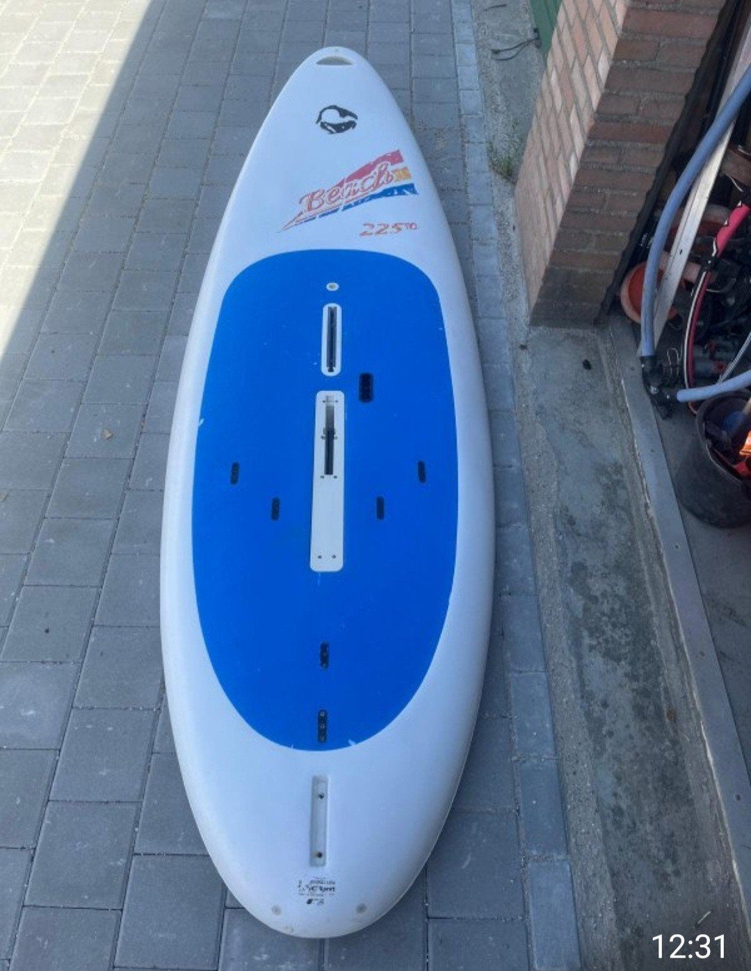 BIC Sport Beach 225D Windsurfplank met inklapbaar zwaard, Watersport en Boten, Windsurfen, Ophalen, Gebruikt, Inklapbaar zwaard