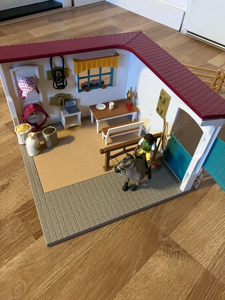 Schleich Paardenstal met Ruiter en Accessoires, Ophalen of Verzenden, Gebruikt, Jongen of Meisje