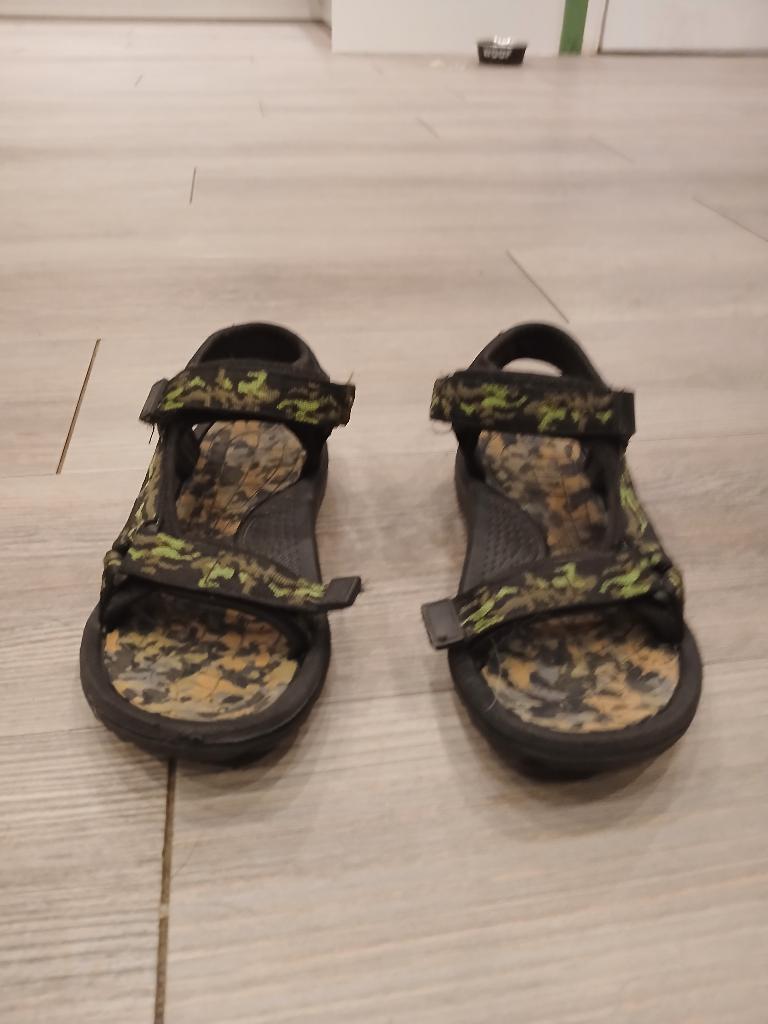 sandalen, Ophalen of Verzenden, Zo goed als nieuw