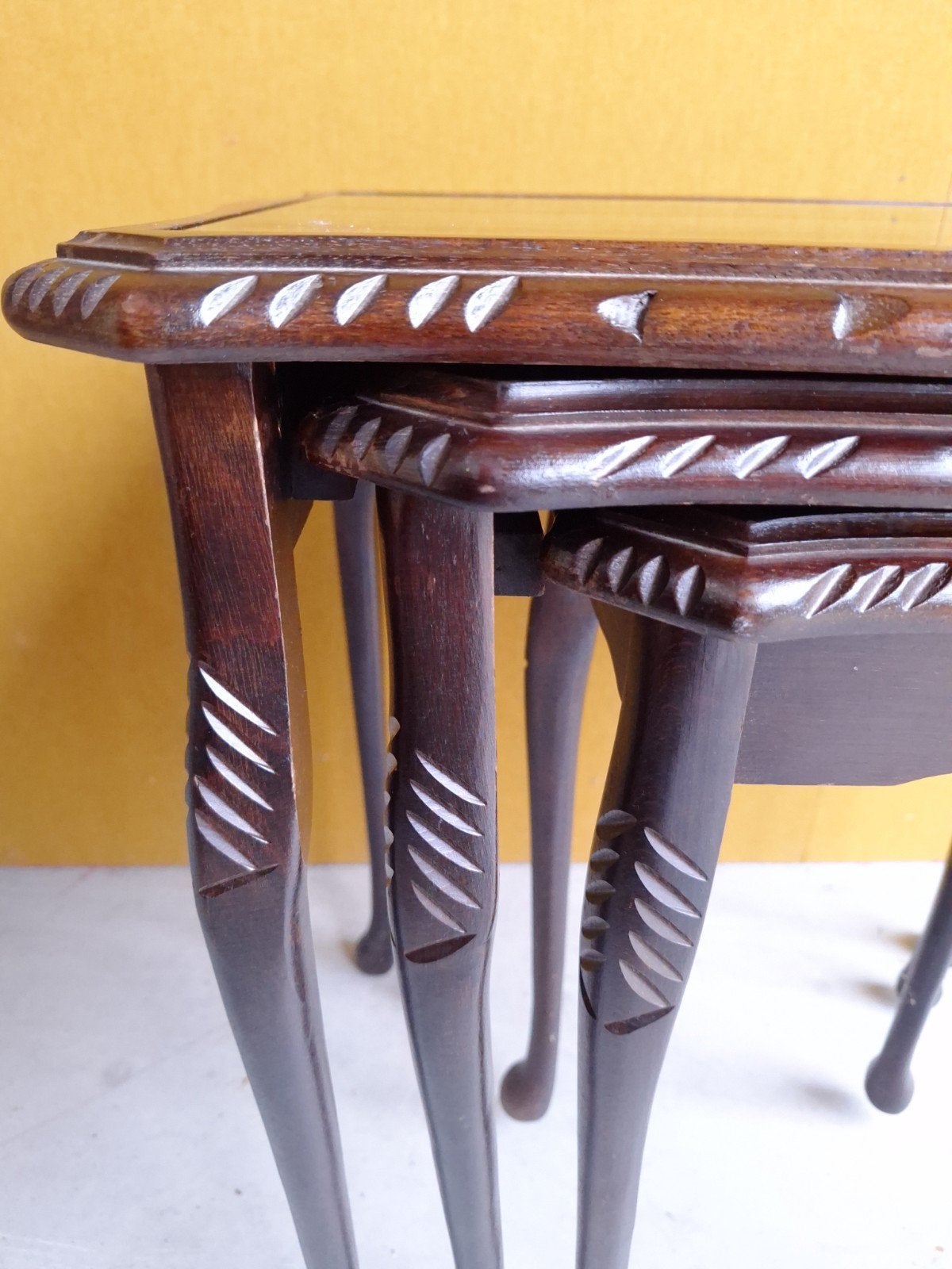 vintage nesting tables, Engelse mimiset, mini tafeltjes, Gebruikt, Vintage, Ophalen of Verzenden, Nvt