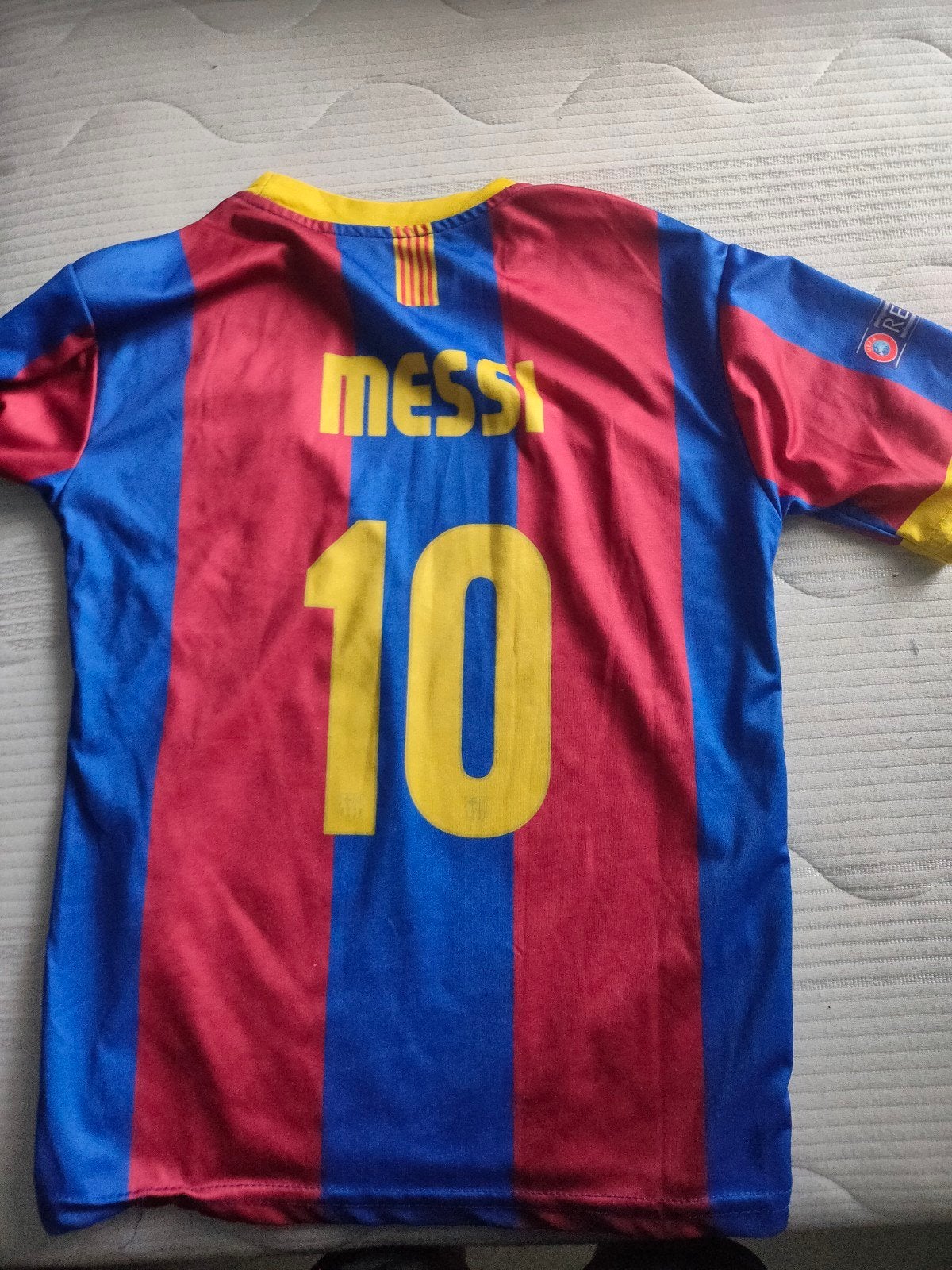 Barçalona Messi voetbal tshirt, Sport en Fitness, Voetbal, Maat XS of kleiner, Verzenden, Nieuw, Shirt
