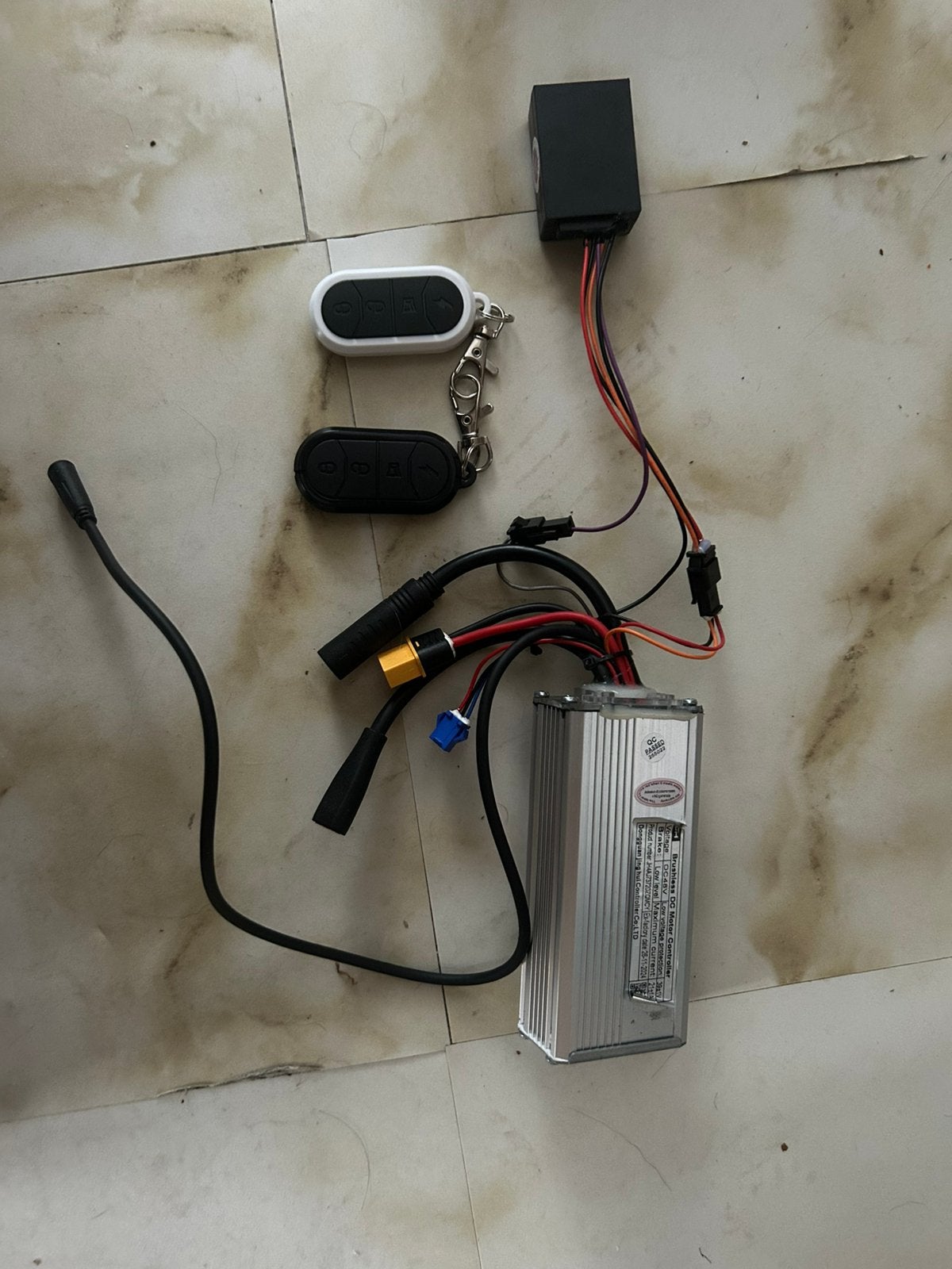 V20 pro opvoerbare controller met afstandsbediening, Ophalen of Verzenden, Zo goed als nieuw, Stuur