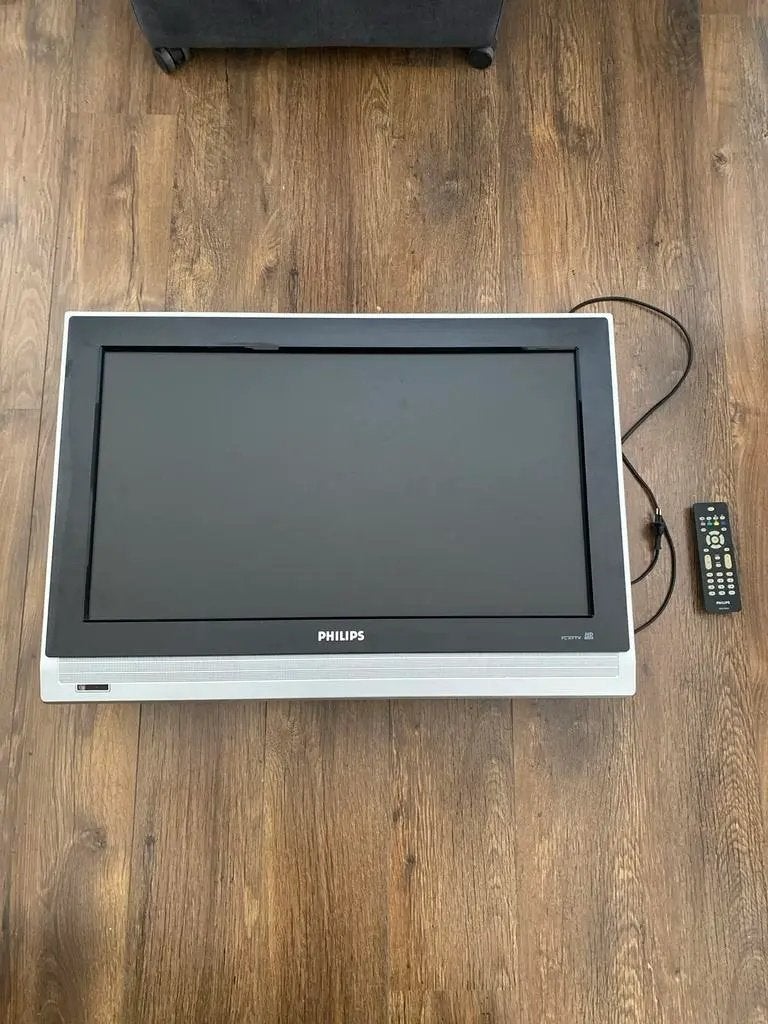 Philips LCD TV 26 inch met muurbeugel, Ophalen, Philips, Gebruikt, 50 Hz