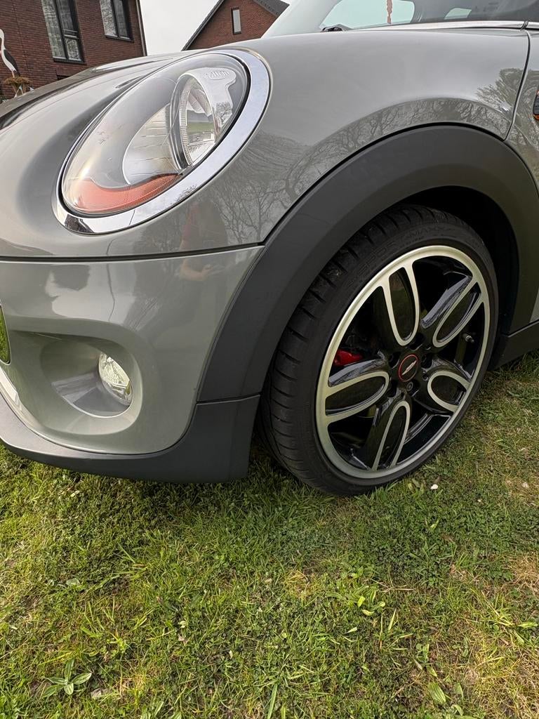 Mini 1.5 Cooper 5drs 136pk 2018 Zeer nette Mini, Handgeschakeld, Grijs, Particulier, 1499 cc
