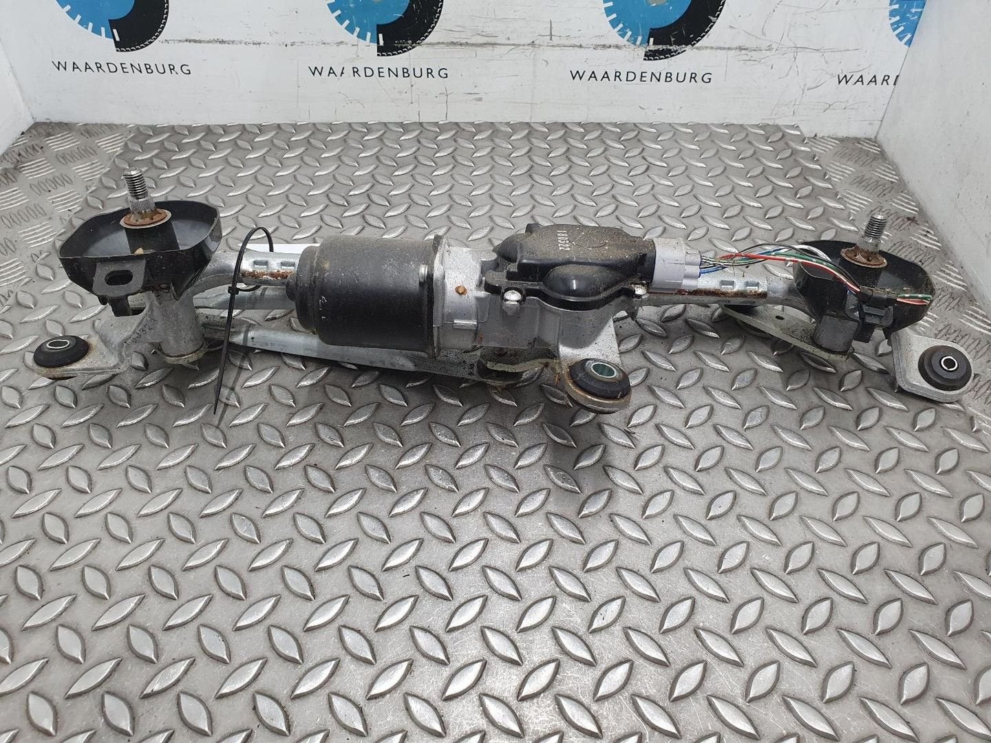 MITSUBISHI SPACE STAR A05A Mk6 RUITENWISSERMOTOR VOOR 2018, Ophalen of Verzenden, Gebruikt, ARN erkend