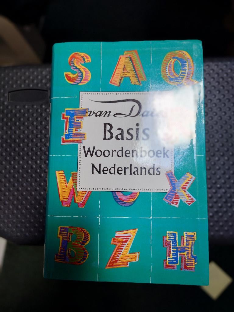 Basiswoordenboek Nederlandse taal van Dale, Boeken, Nederlands, Diverse auteurs, Ophalen of Verzenden, Zo goed als nieuw