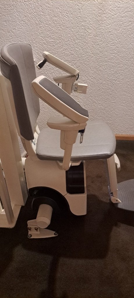 traplift, Diversen, Trapliften, Ophalen, Zo goed als nieuw, Met bocht