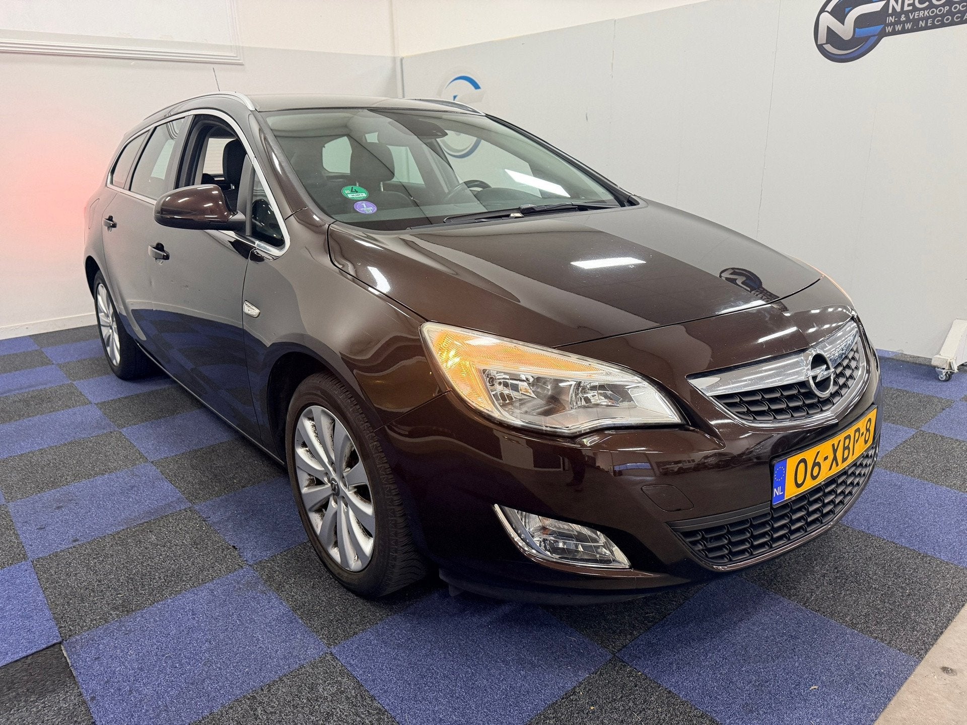Opel Astra Sports Tourer 1.4 Turbo Sport / DEALER ONDERHOUDE, Voorwielaandrijving, Gebruikt, 4 cilinders, Bruin