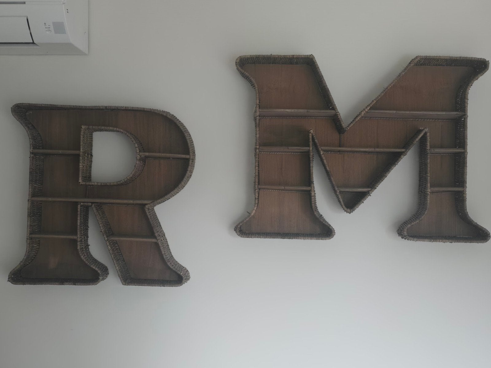 Riviera Maison Rattan Wandplanken R en M in Nieuwstaat, Ophalen, Zo goed als nieuw