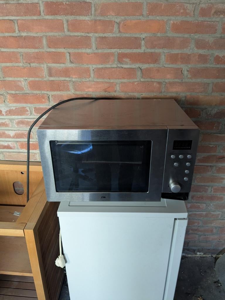 Etna Combimagnetron - Zilverkleurig, Witgoed en Apparatuur, Magnetrons, Gebruikt, Vrijstaand, Combimagnetron, 45 tot 60 cm, Grill