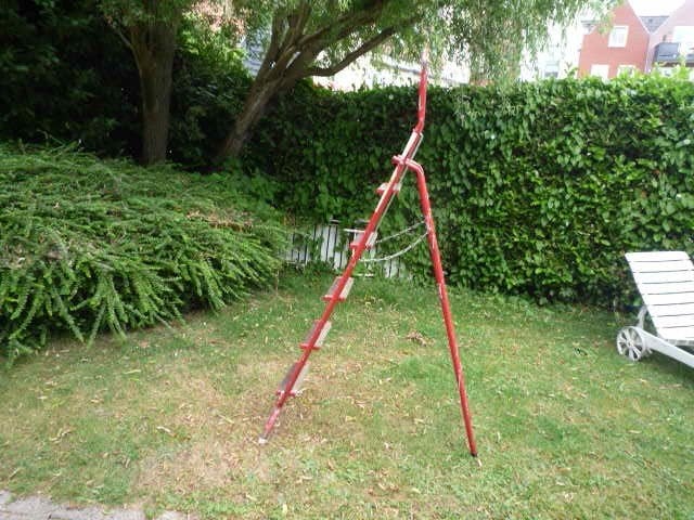 rode metalen trap 5 -10 treden Altrex, Doe-het-zelf en Verbouw, Ladders en Trappen, Ophalen, Gebruikt, Trap, Opvouwbaar of Inschuifbaar