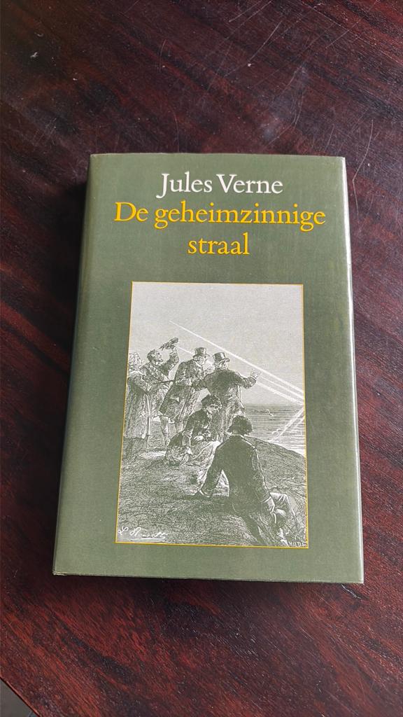 De geheimzinnige straal - Jules Verne, Boeken, Ophalen of Verzenden, Gelezen, Nederland