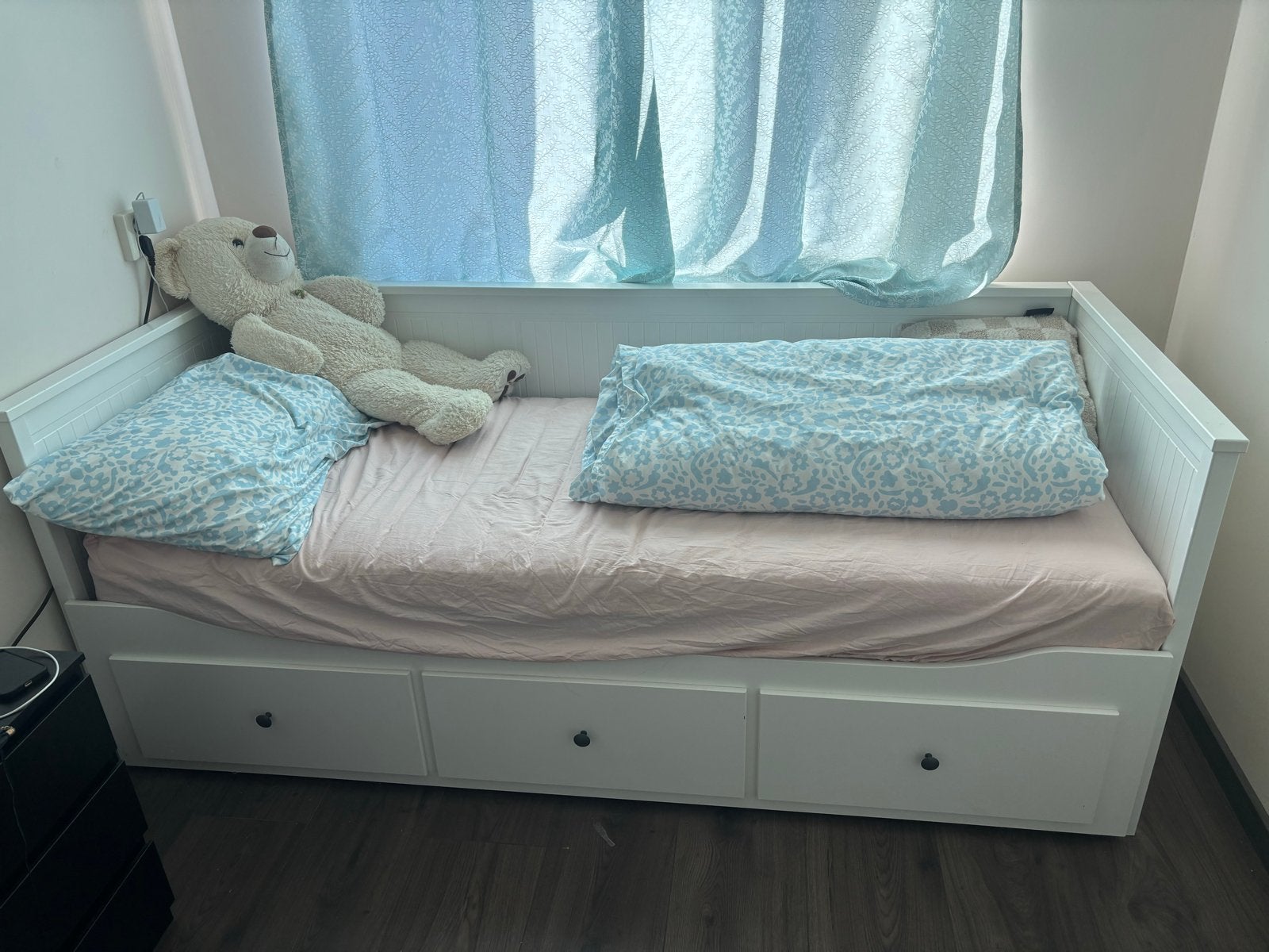 IKEA HEMNES Dagbed met 2 matrassen, zo goed als nieuw, Ophalen, Wit, Tweepersoons, Zo goed als nieuw