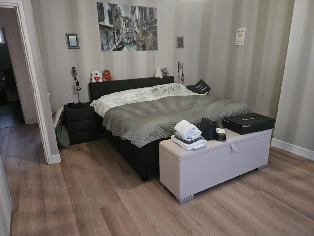 Swiss sense boxspring 180x200, Ophalen, Gebruikt, Zwart, Tweepersoons