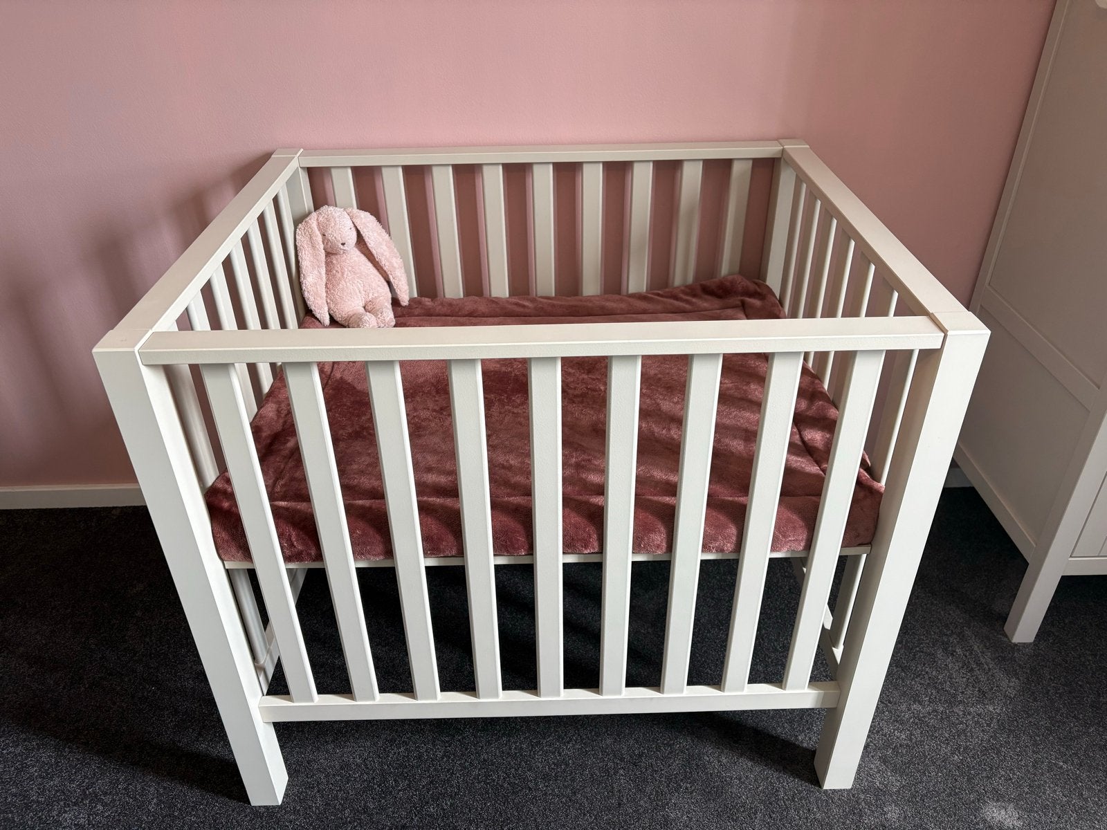 Baby Box merk: Baby Europe incl. matras en 2 hoeslakens, Kinderen en Baby's, Boxen, Ophalen, Gebruikt, In hoogte verstelbaar, Vierkant
