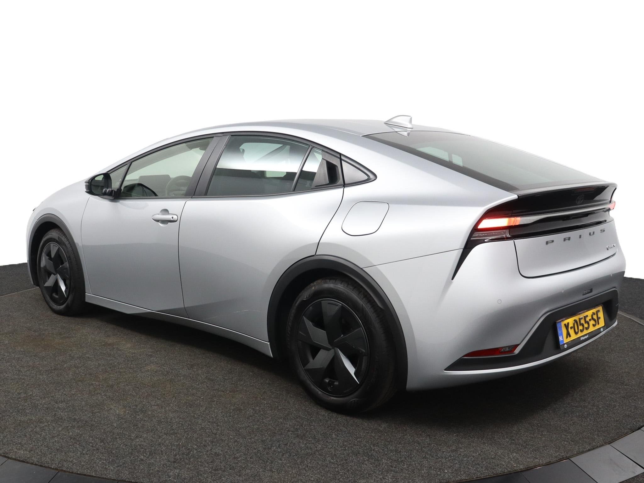 Toyota Prius 2.0 Plug-in Dynamic | Dode Hoek Detectie | Stoe, Auto's, Gebruikt, Verwarmde buitenspiegels, Bedrijf, Grijs