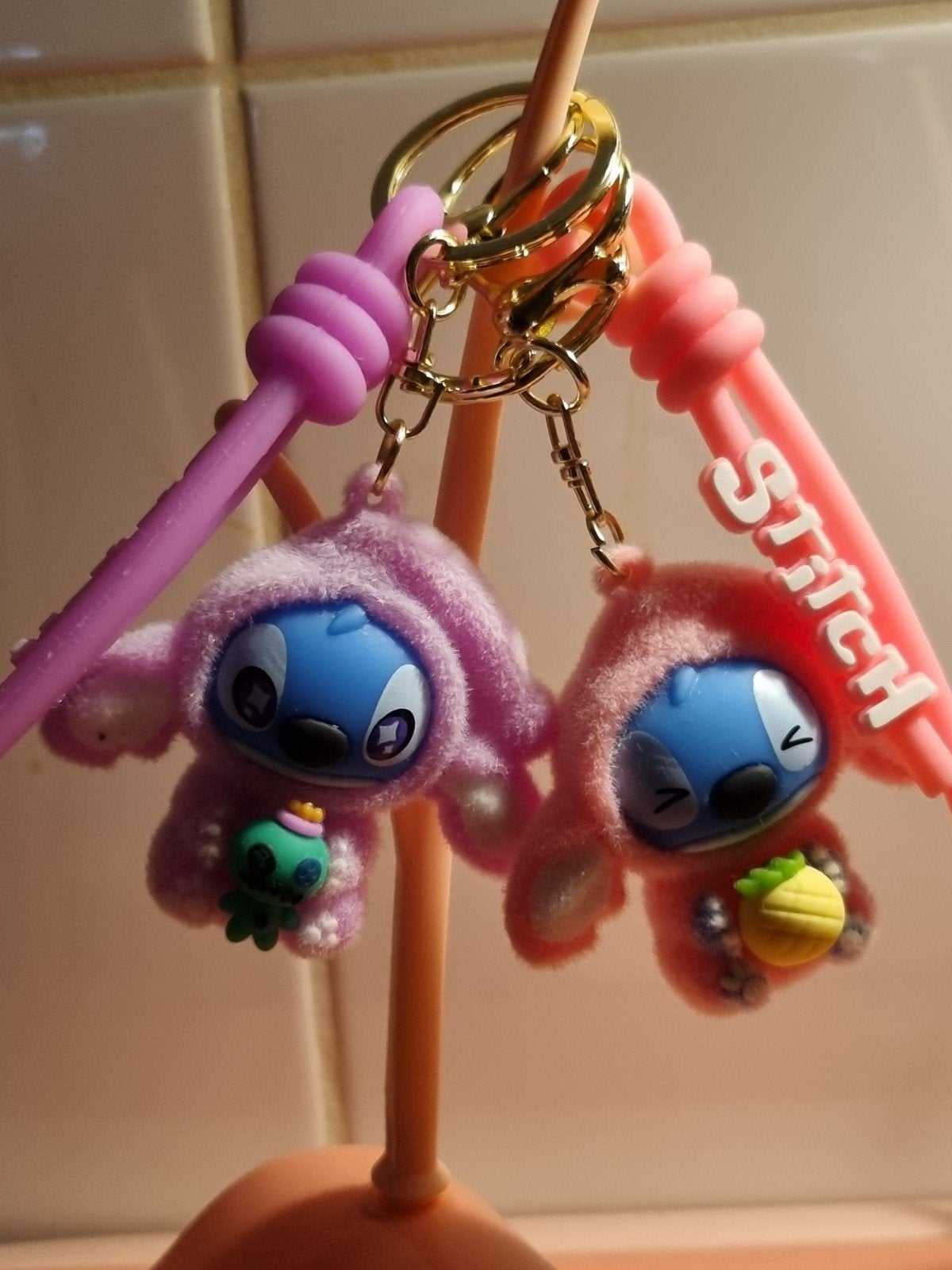 Schattige Stitch sleutelhangers, Verzamelen, Sleutelhangers, Ophalen of Verzenden, Nieuw, Knuffel of Figuurtje