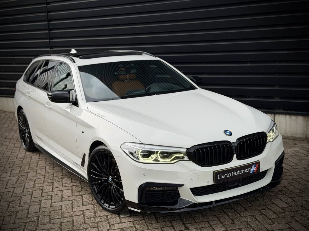 BMW 5 Serie Touring 540i xDrive M-PERF. PANO|360|HUD|STOELVE, Automaat, Gebruikt, Euro 6, 2000 kg