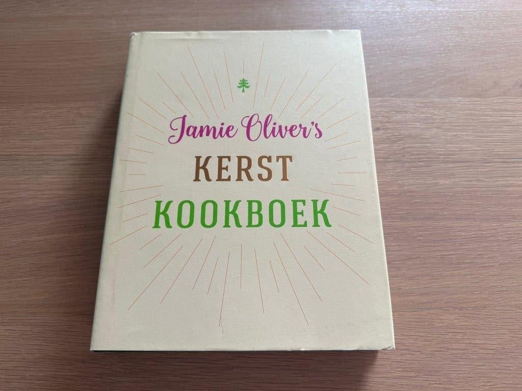 Jamie Oliver Kookboek - Kerst Kookboek, Ophalen of Verzenden, Zo goed als nieuw, Overige gebieden